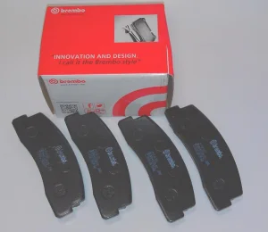 Колодки тормозные дисковые на Шевроле Нива передние BREMBO